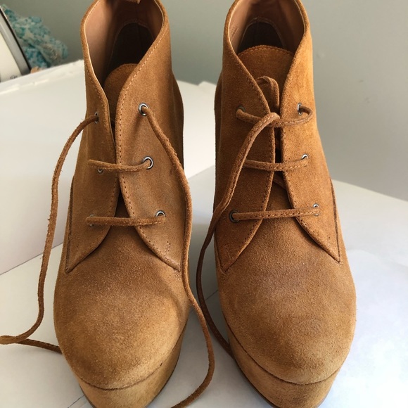 Shoes: High heel shoe - Picture 2 of 3